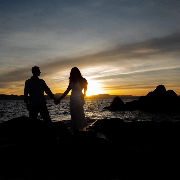 Meet your Posher, Madison - Picture 1 of 1